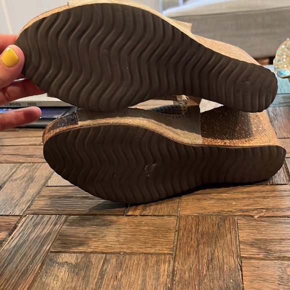 Marina Luna tan suede wedge buckle holes Beautiful sandals 39 9 - Picture 3 of 5